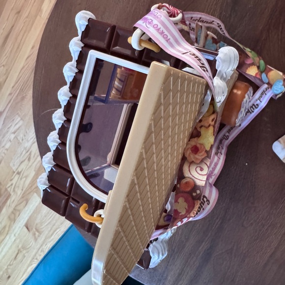 Tokyo Disney Popcorn Cart. Fun and unique dessert themed carrier - Picture 3 of 4